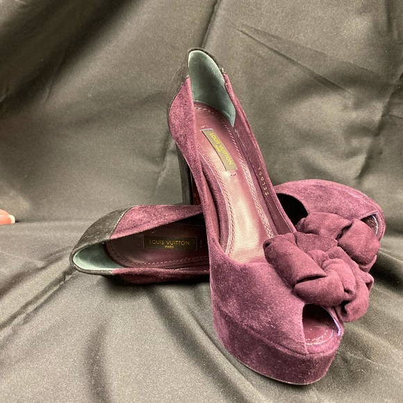 Louis Vuitton Heels - Picture 1 of 8